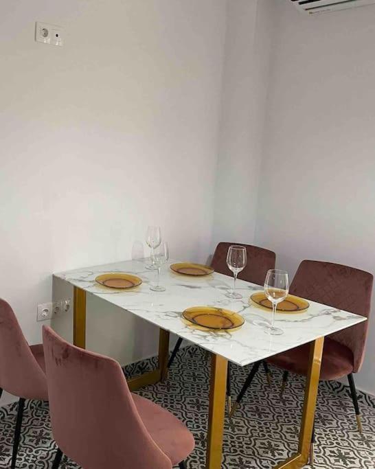 Family Apartment With Private Yard Next To Agios Dimitrios Church 塞萨洛尼基 外观 照片